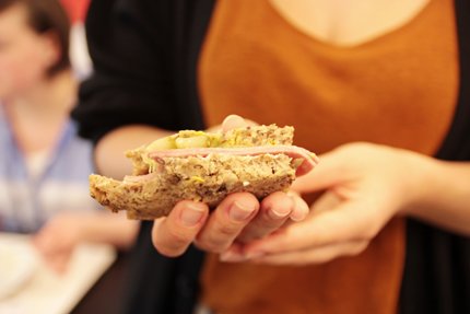 mensa_studentenfutter_bierwurstbrot