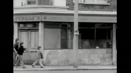 Girl Chewing Gum_430