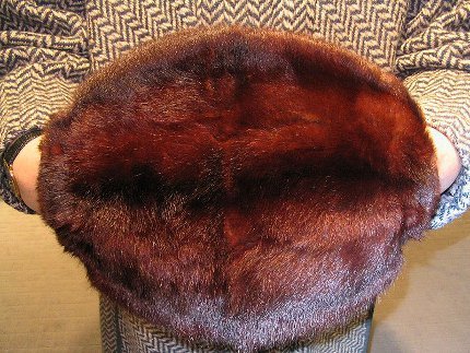 800px-Muff_squirrel_fur_skin