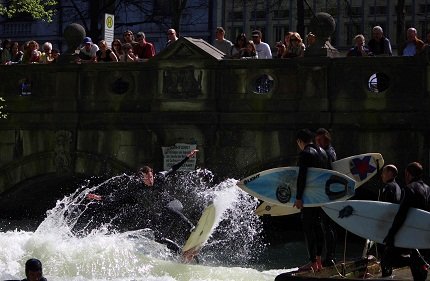 Eisbach (c) Bjoern Richie Lob