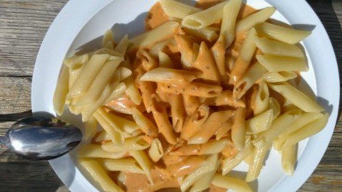 Penne mit Tomaten-Frischkäsesauce