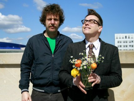 Tiere_streicheln_Menschen