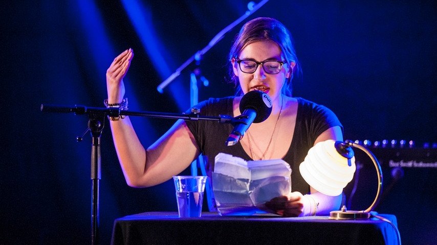 lesereihe-2013-nuernberg-finale-138~_v-image853_-7ce44e292721619ab1c1077f6f262a89f55266d7