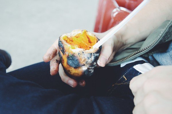 Mucbook: Rückblick Restaurant Day 16.8., im Salzteig gebackene Süßkartoffel