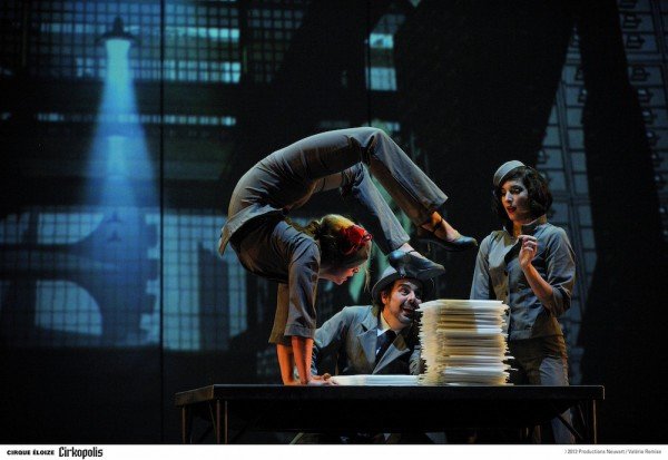 CirqueEloize_Cirkopolis_Contortion2_small