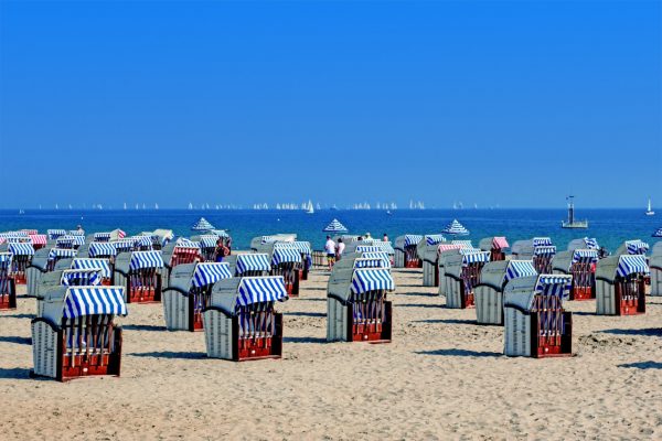 clubs-beach-baltic-sea-holiday-46514