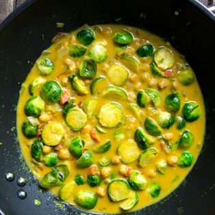 Rosenkohl-Curry mit Kichererbsen