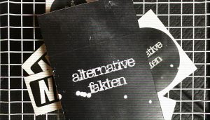 Cover des ersten Sampler von "Alternative Fakten"