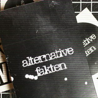 Obskure Delikatessen: “Alternative Fakten” veröffentlichen eine kleine Werkschau auf Kassette