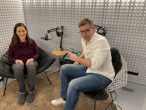 Silvia Gonzales im MUCBOOK Podcast Studio mit Moderator Marco Eisenack