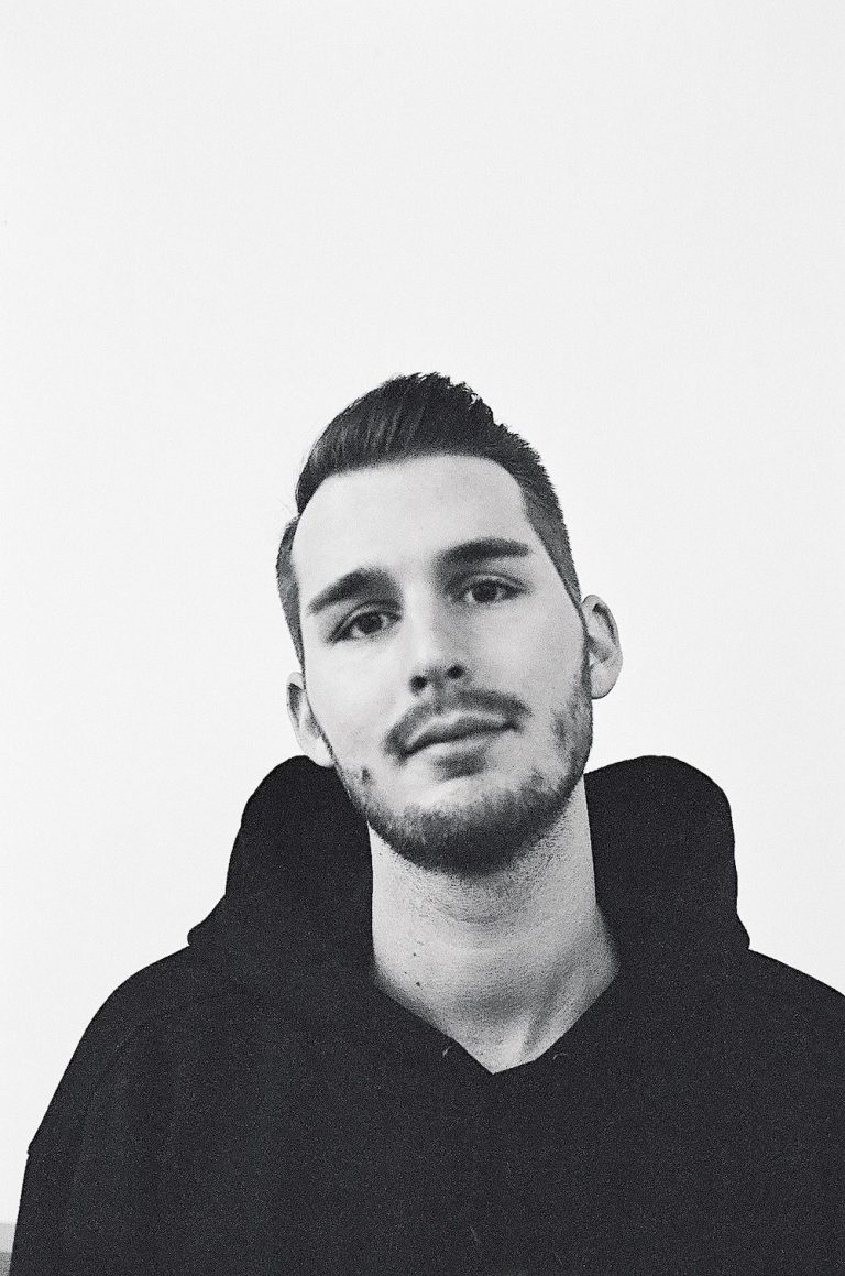 Analoge und digitale Erlebnisreise im Farbenladen mit Famfarouche