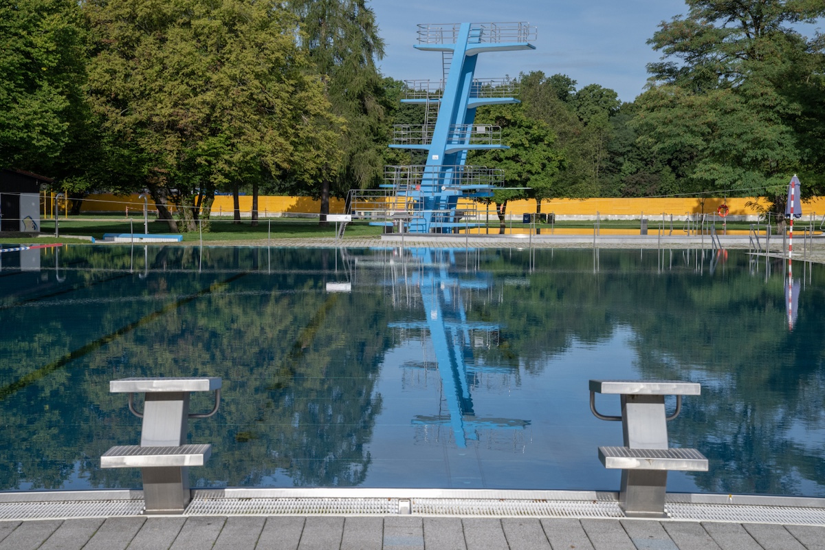 Public Art im Michaelibad mit Pool People, Foto: Sven Zellner
