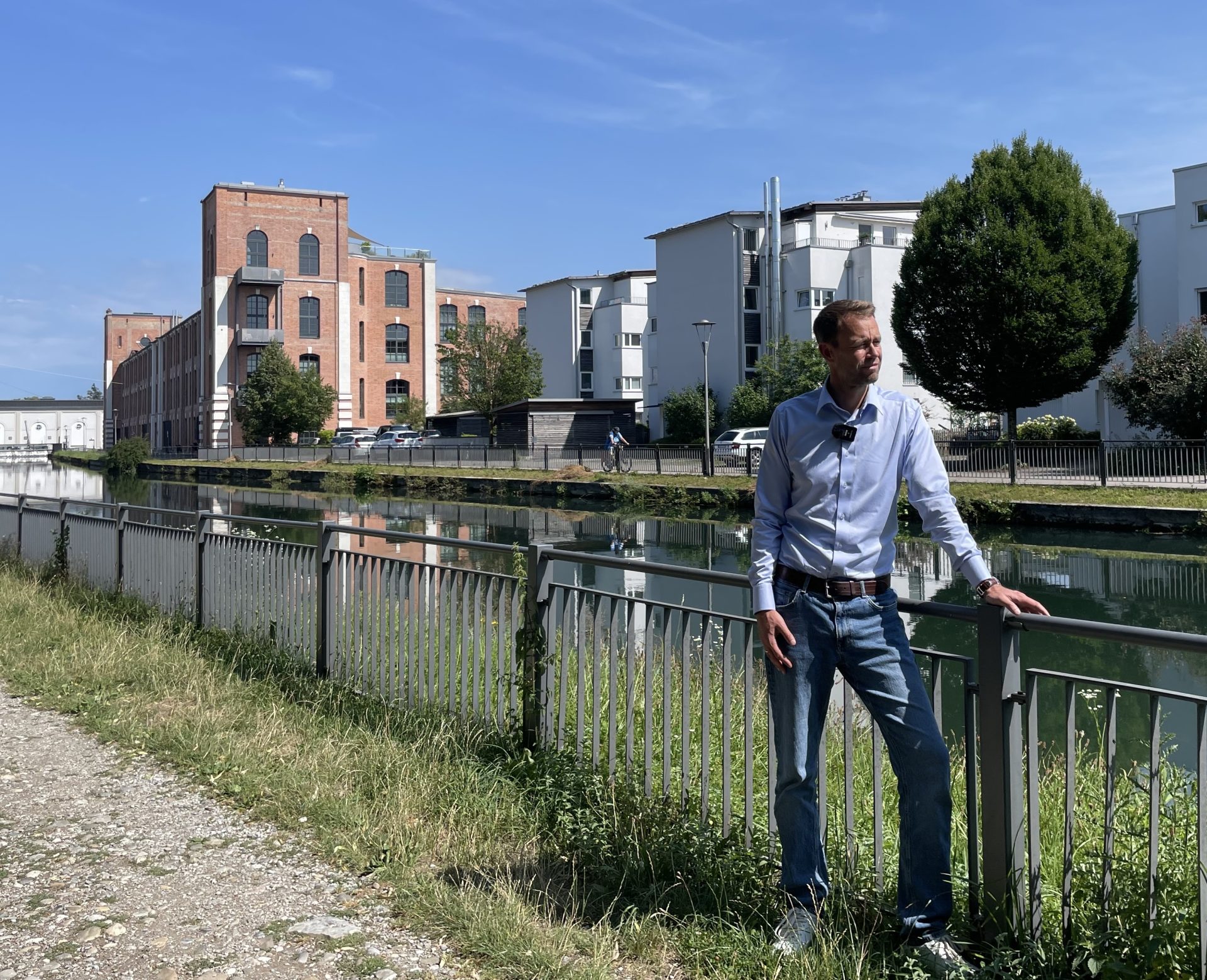 Max von Bredow vor der Alten Spinnerei Kolbermoor